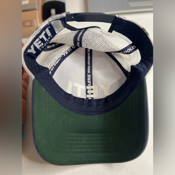 Yeti Coolers Branded Blue & White Trucker Snapback Hat Cap Adjustable Unisex - Picture 2 of 7